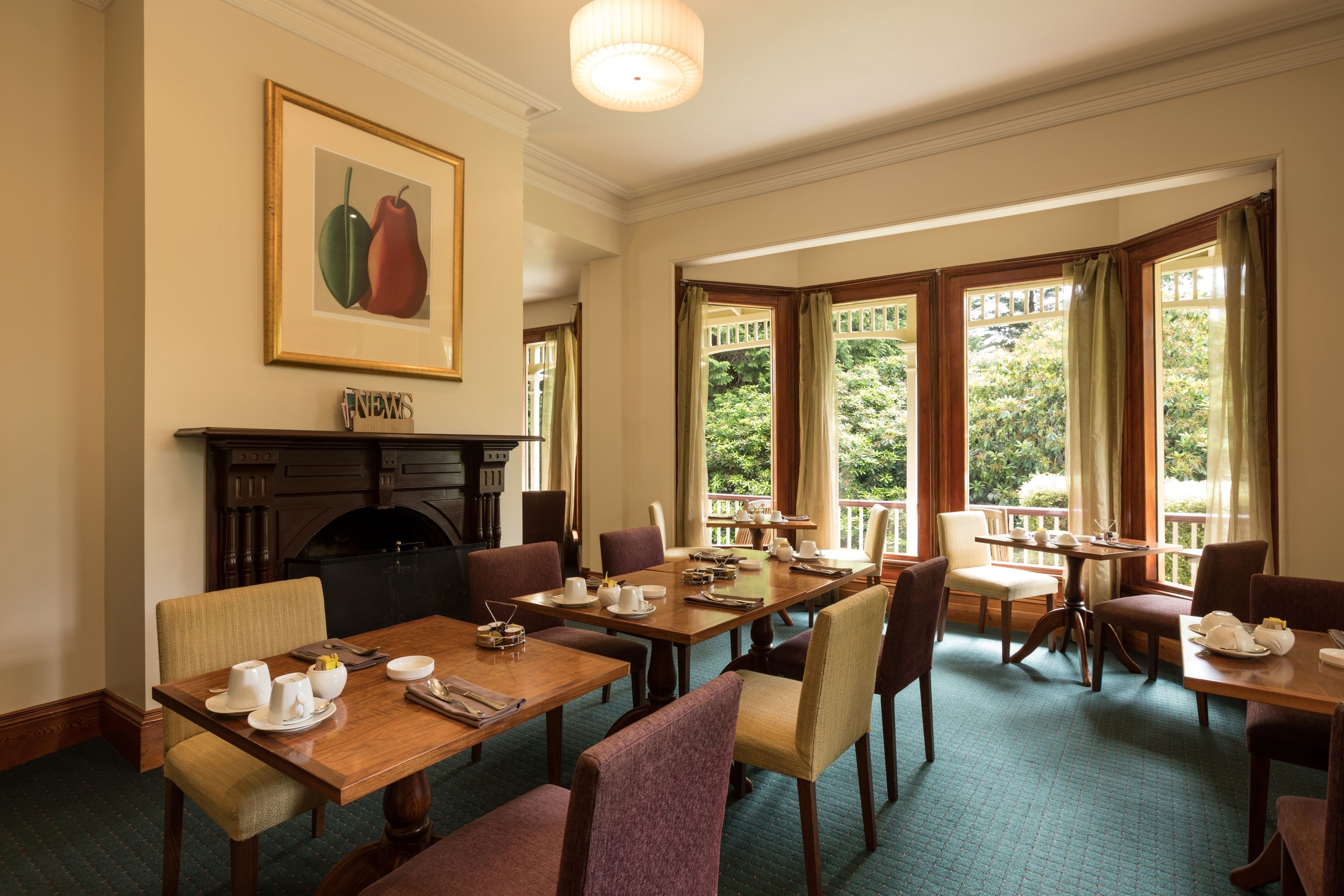 朝食 (コンチネンタル ブレックファスト)、毎日提供 (有料)