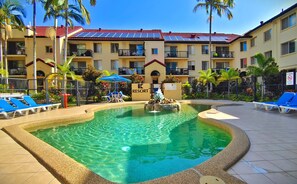 Udendørs pool, opvarmet pool, liggestole