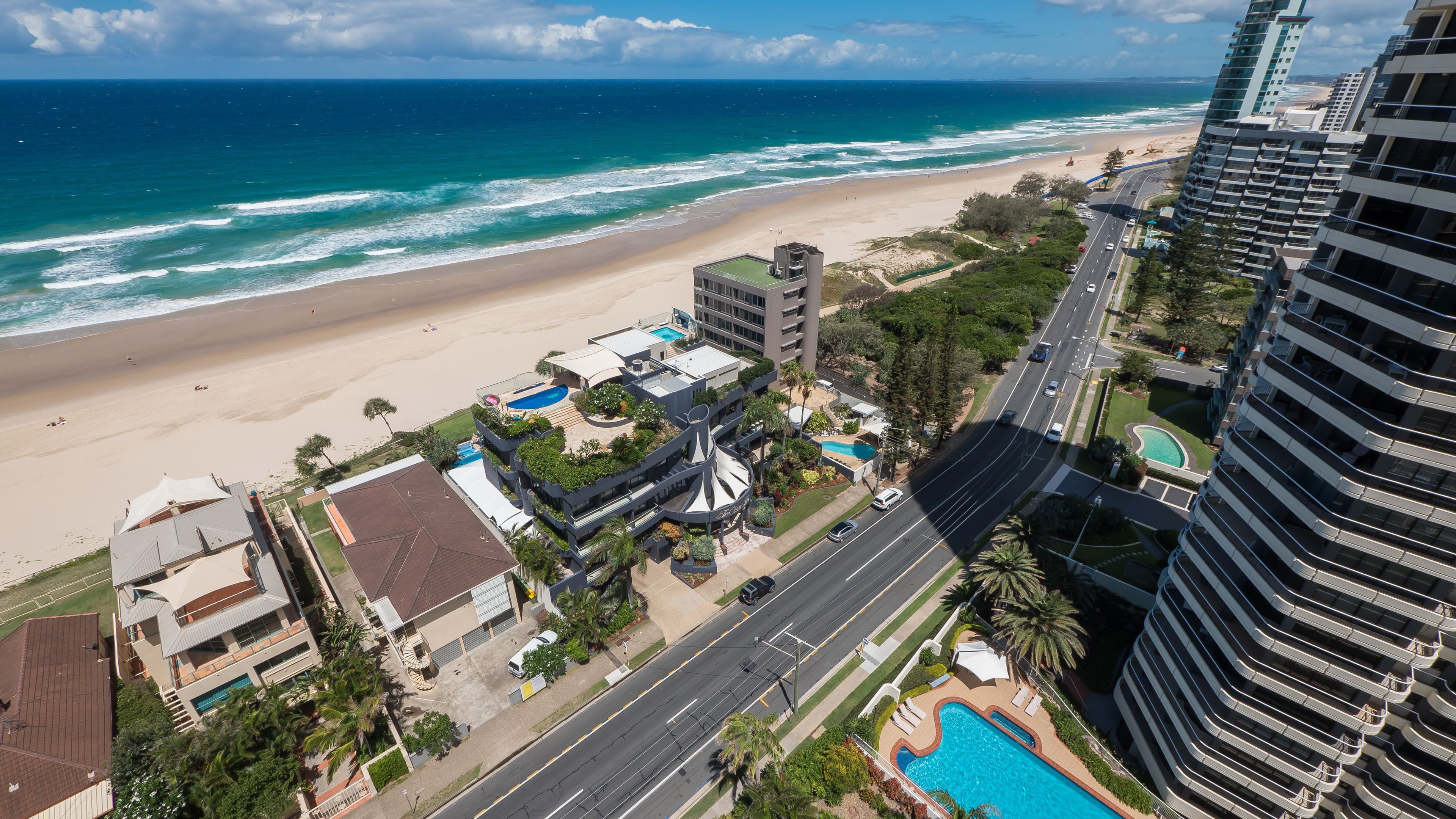 Norfolk Luxury Beachfront Apartments — image 14