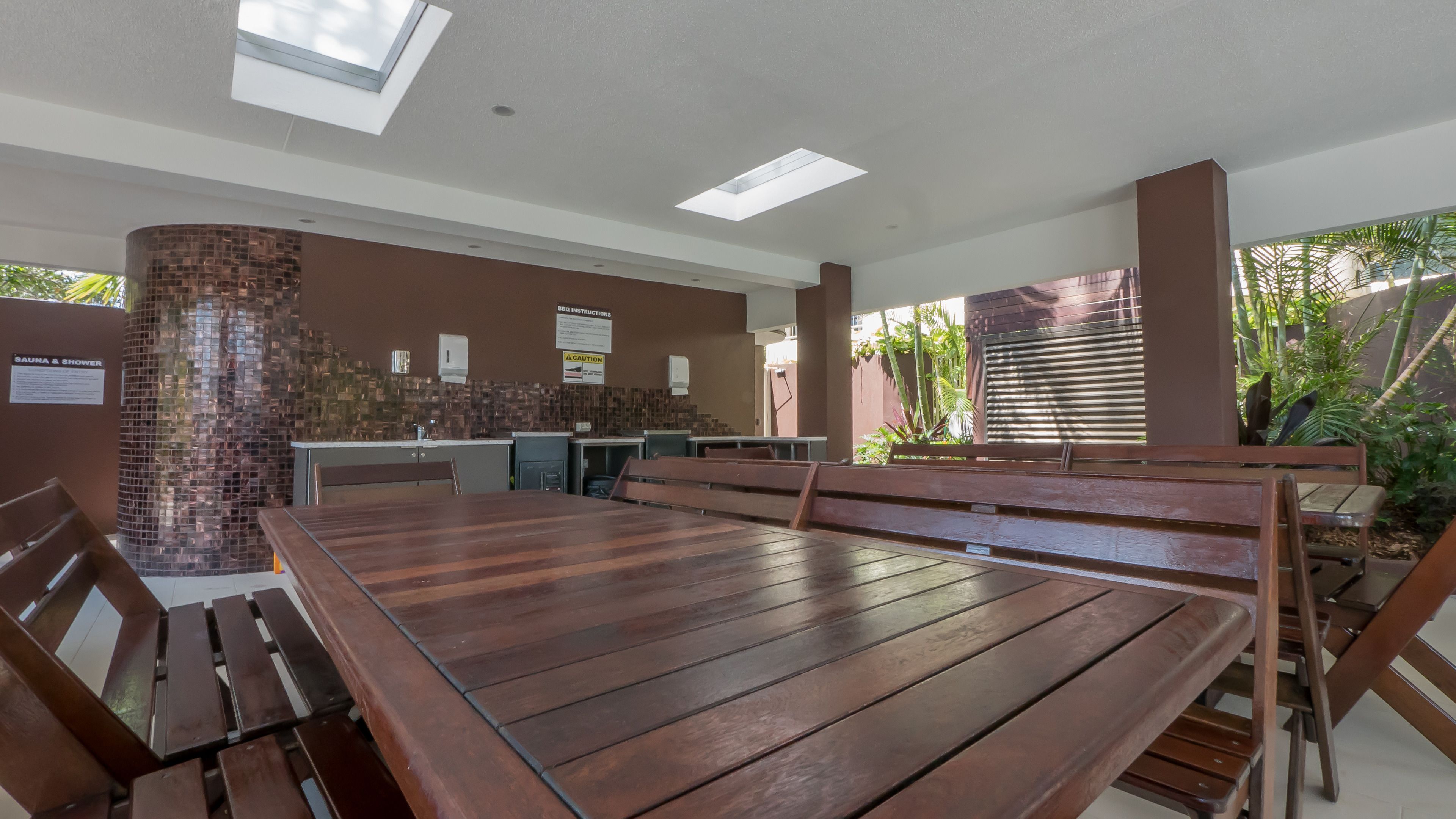 Norfolk Luxury Beachfront Apartments — image 19