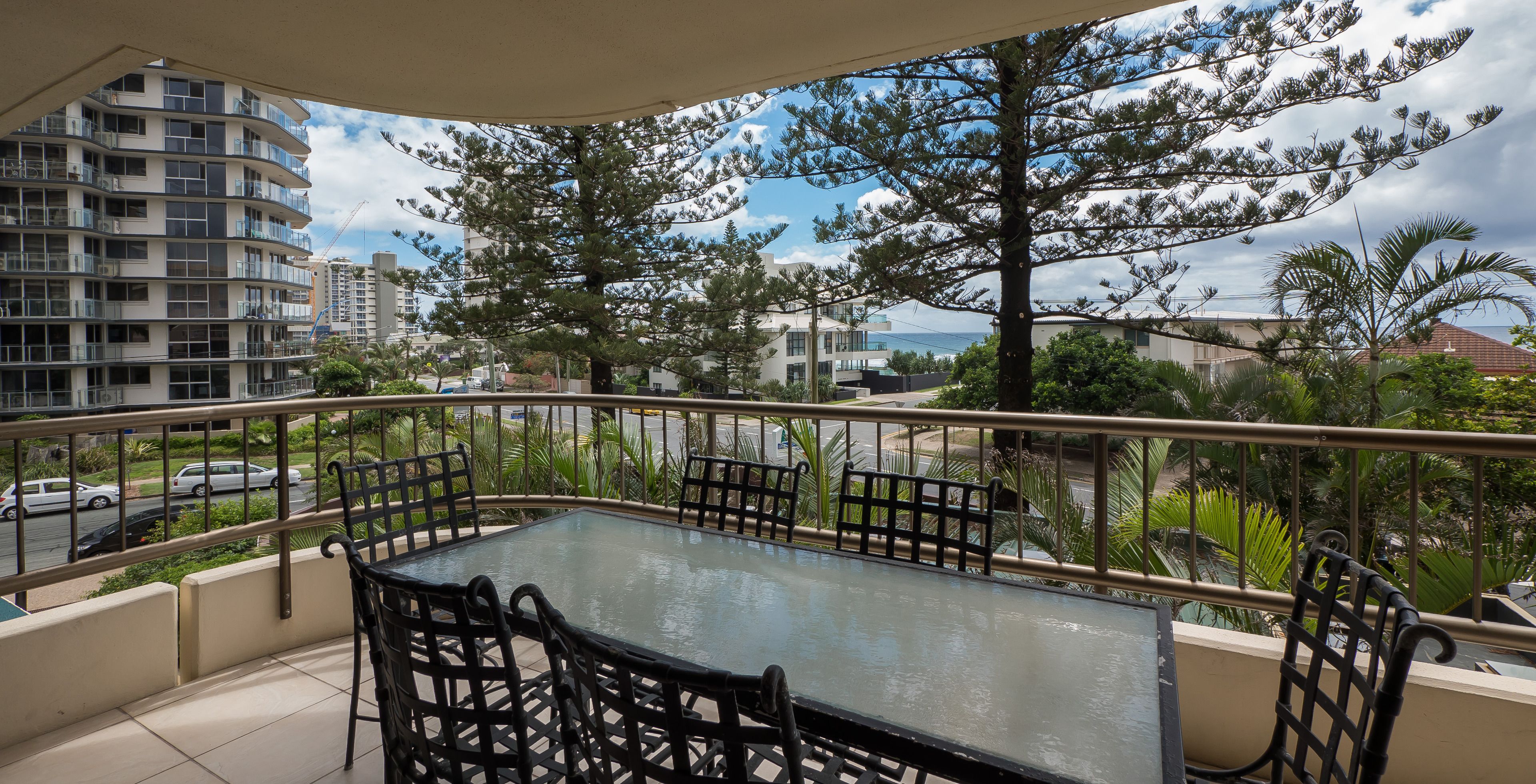 Norfolk Luxury Beachfront Apartments — image 16
