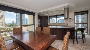 In-room dining - Norfolk Luxury Beachfront Apartments (Main Beach)