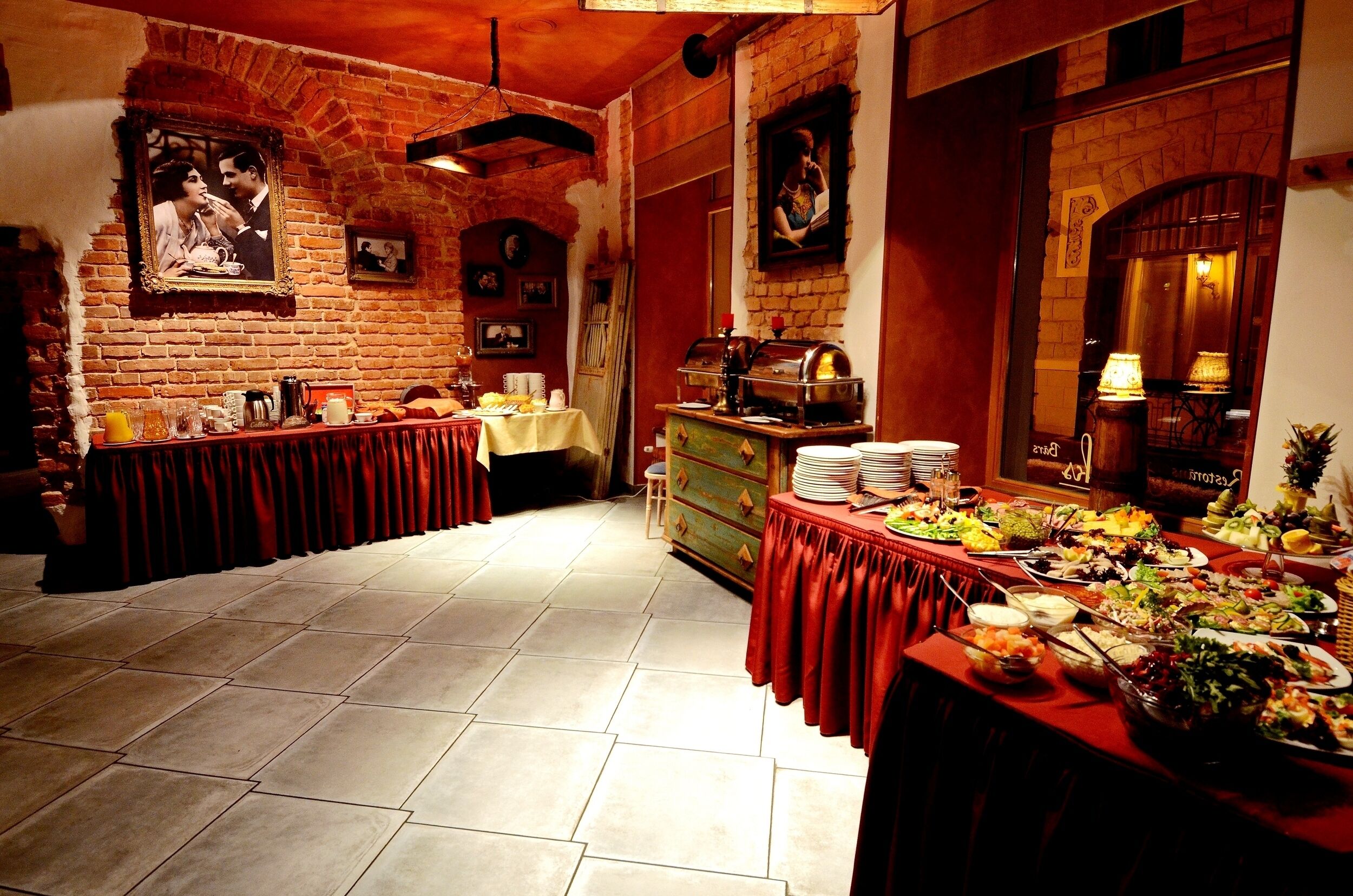 包含每日自助早餐