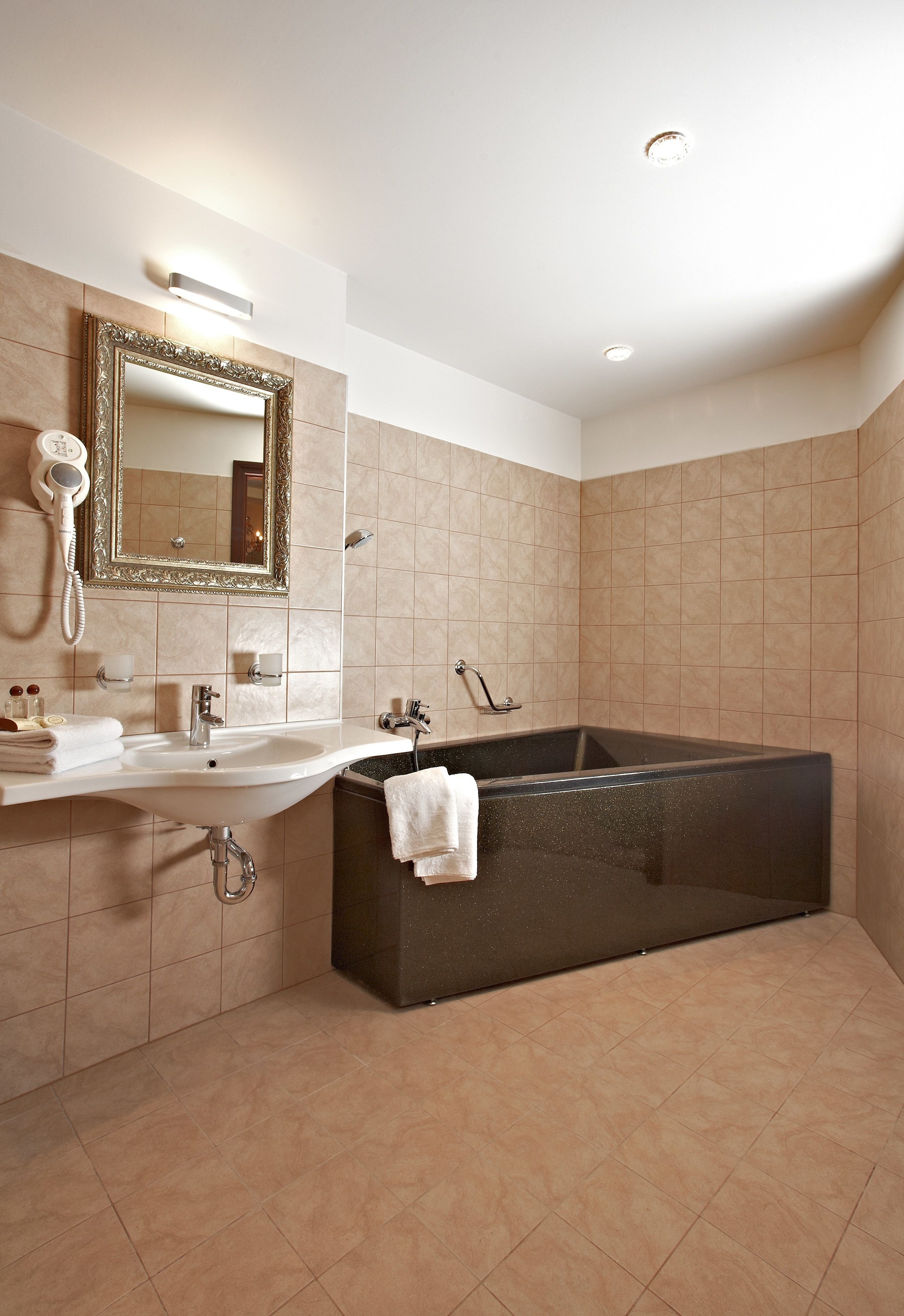 luxury suite, 1 king bed | bathroom | shower, free toiletries, hair dryer, towels