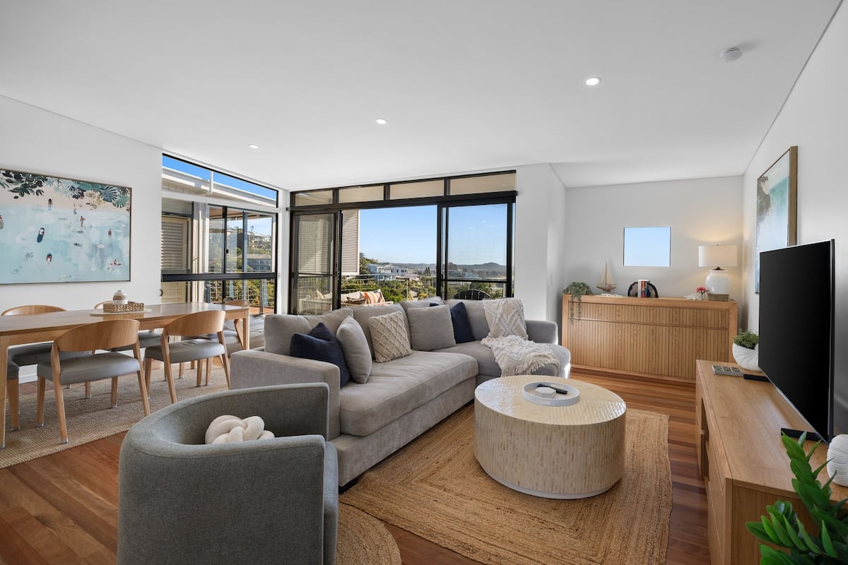 Townhome, 3 Bedrooms, Ocean View | Living area | 60-inch TV with cable channels