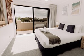 2 Bedroom Apartment | 1 bedroom, individually decorated, individually furnished - The Point Coolum Beach (Coolum Beach)