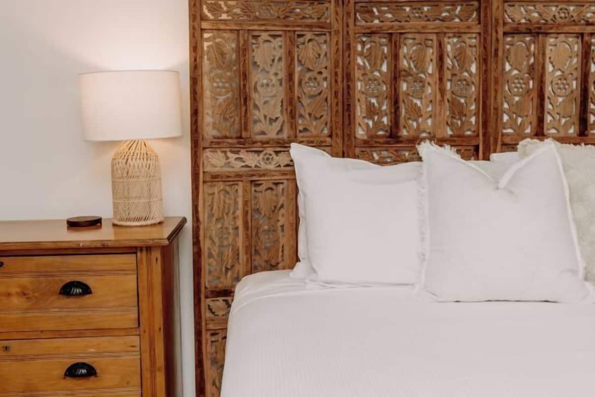 1 bedroom, individually decorated, individually furnished
