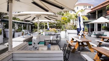 Breakfast, lunch, dinner served; beach views