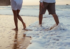 Beach nearby, white sand, beach towels - Coogee Bay Boutique Hotel (Coogee)