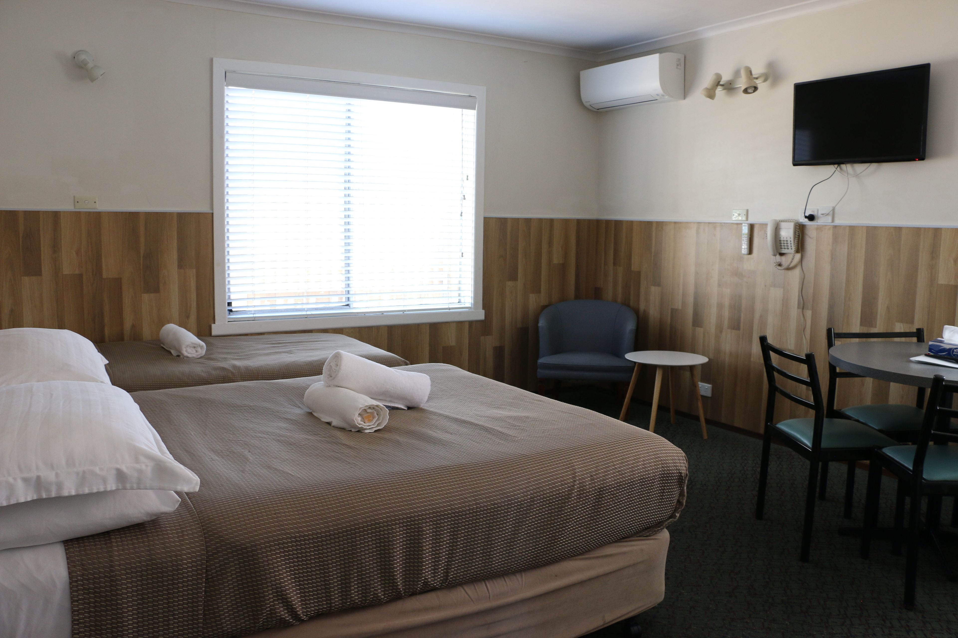 Two Bedroom Family Room (Large)