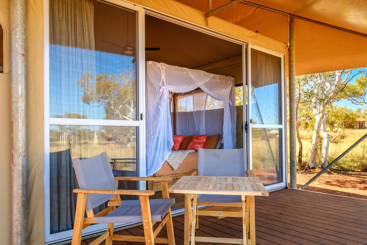 Luxe tent | Een kluis op de kamer, beddengoed