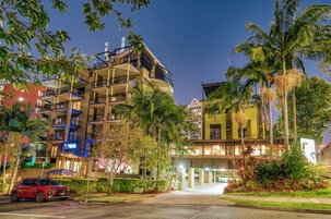 Fachada del alojamiento - Noche