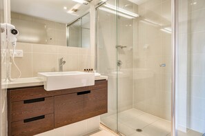 Bathroom - Il Mondo Boutique Hotel (Kangaroo Point)