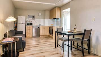 Studio Minimum Stay 28 Nights | Private kitchen | Electric kettle
