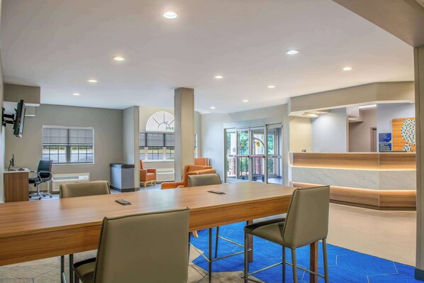 Lobby - Microtel Inn & Suites by Wyndham Anderson/Clemson (Anderson)
