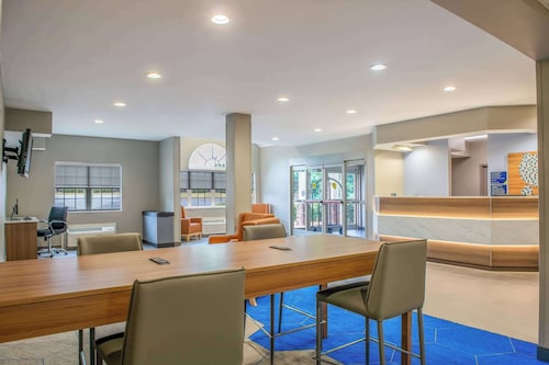 Microtel Inn & Suites by Wyndham Anderson/Clemson