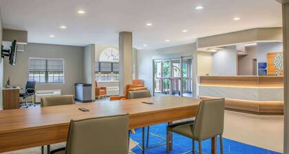 Microtel Inn & Suites by Wyndham Anderson/Clemson