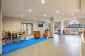 Lobby - Microtel Inn & Suites by Wyndham Anderson/Clemson (Anderson)