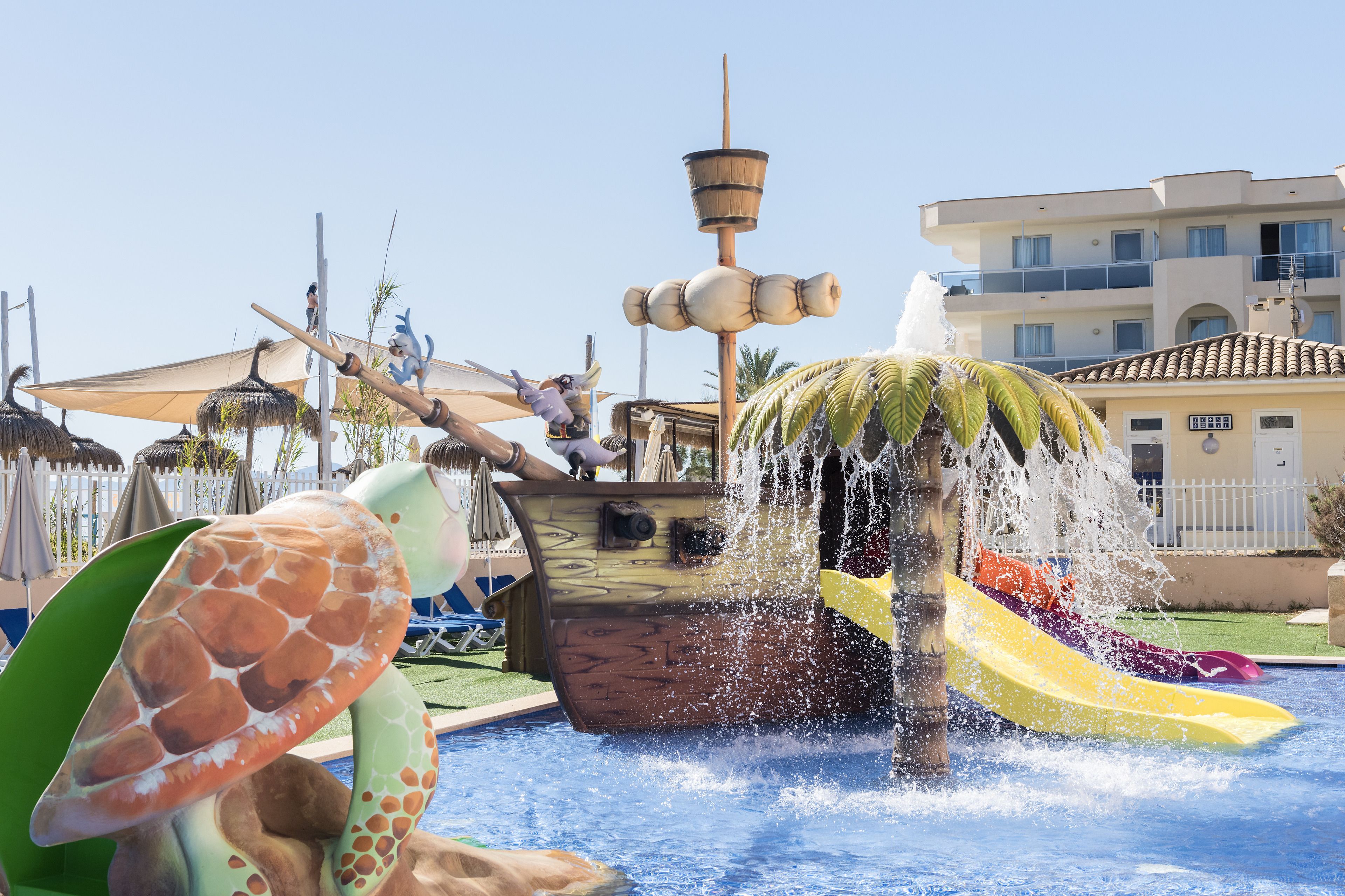 Piscine couverte, piscine extérieure