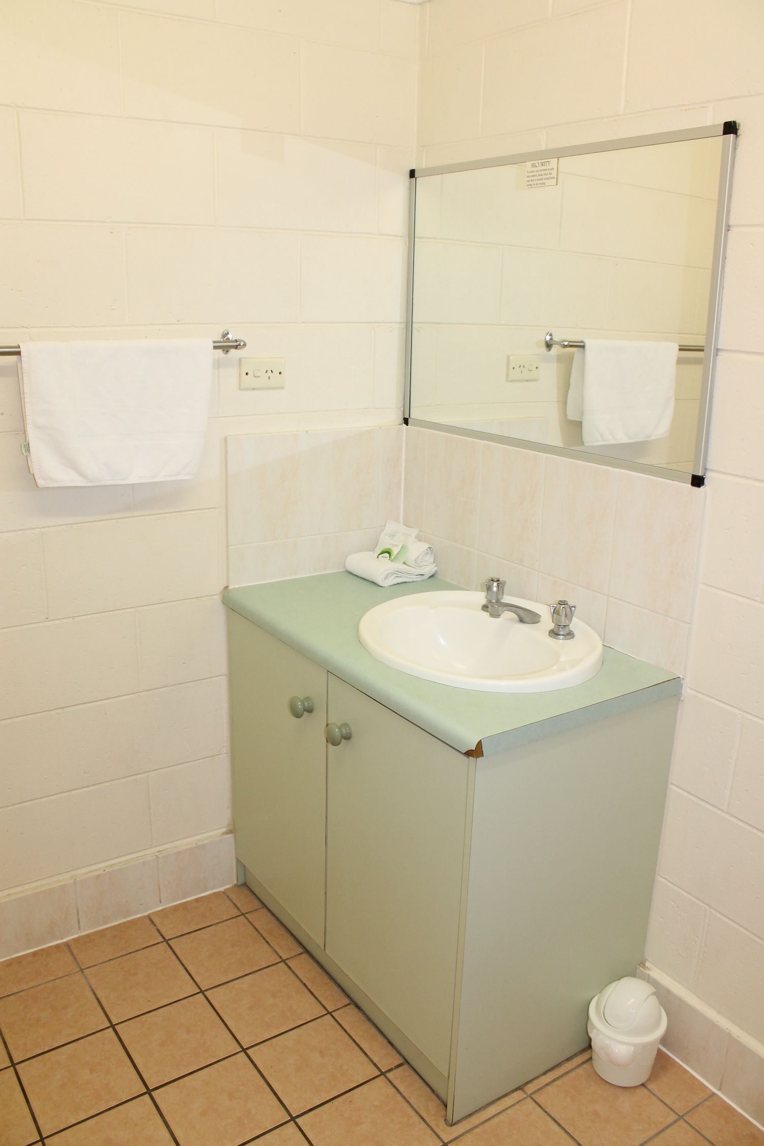 Oasis Inn Cairns — image 16