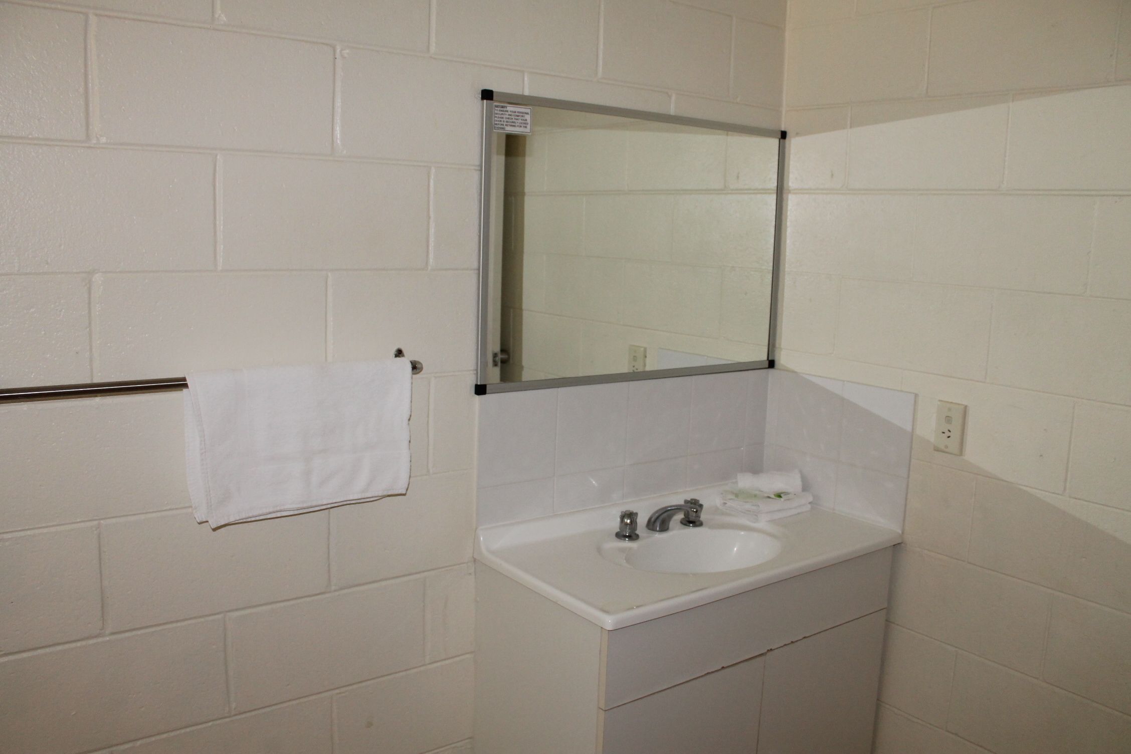 Oasis Inn Cairns — image 22