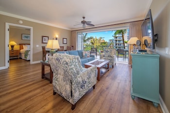 Flat-screen TV, DVD player at OUTRIGGER Honua Kai Resort & Spa