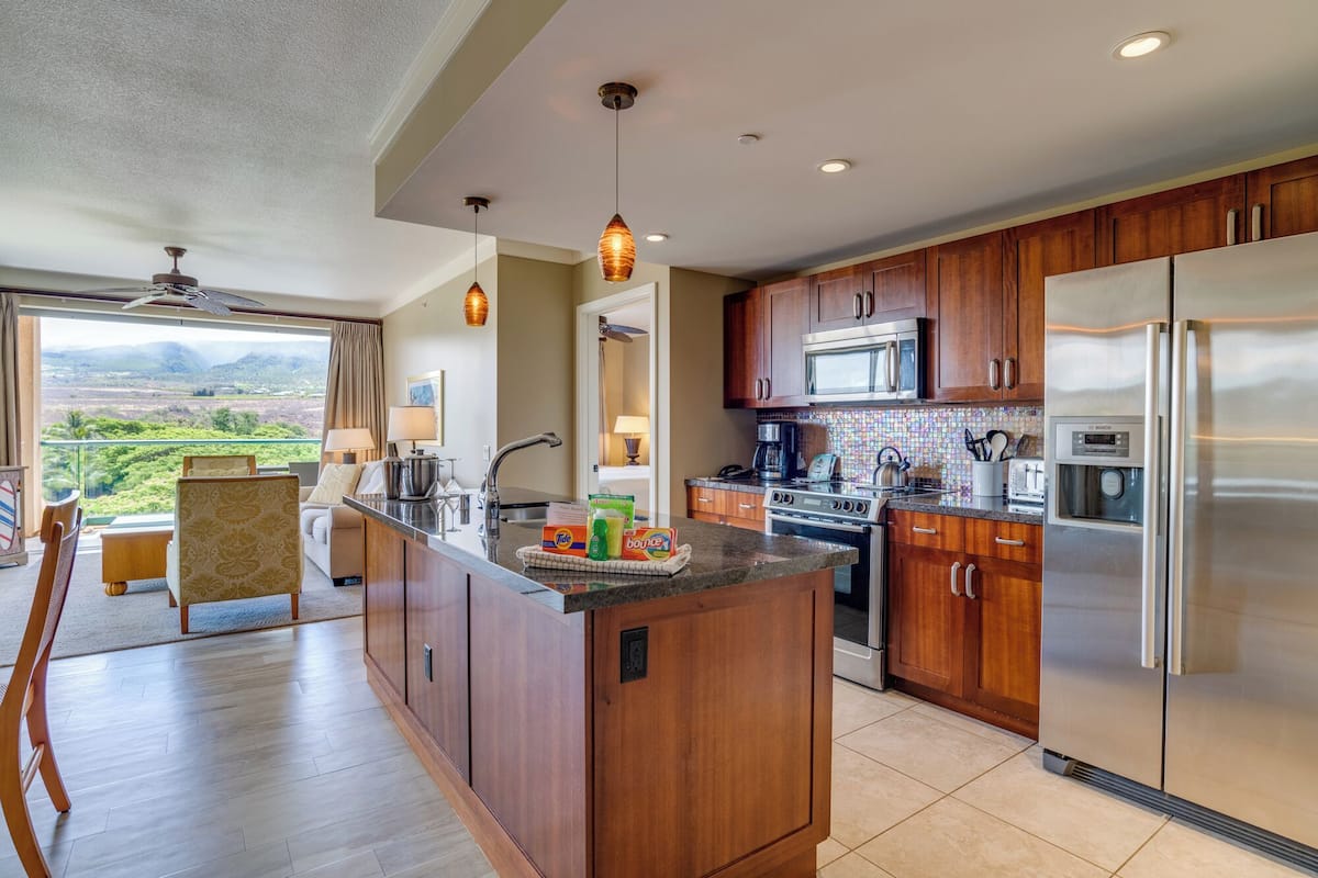 Suite, 2 Bedrooms, Resort View | Private kitchen