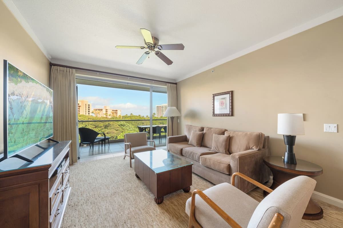 Room, 1 Bedroom (with Den) | Living room | Flat-screen TV, DVD player