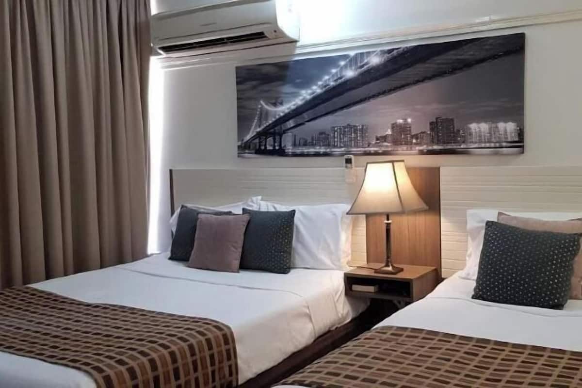 Pillowtop beds, in-room safe, desk, soundproofing
