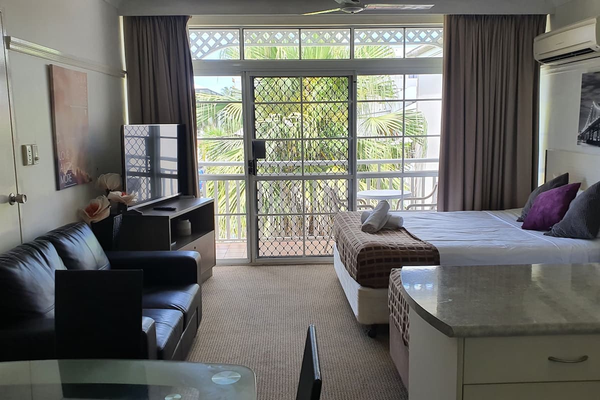 Pillow-top beds, in-room safe, desk, soundproofing
