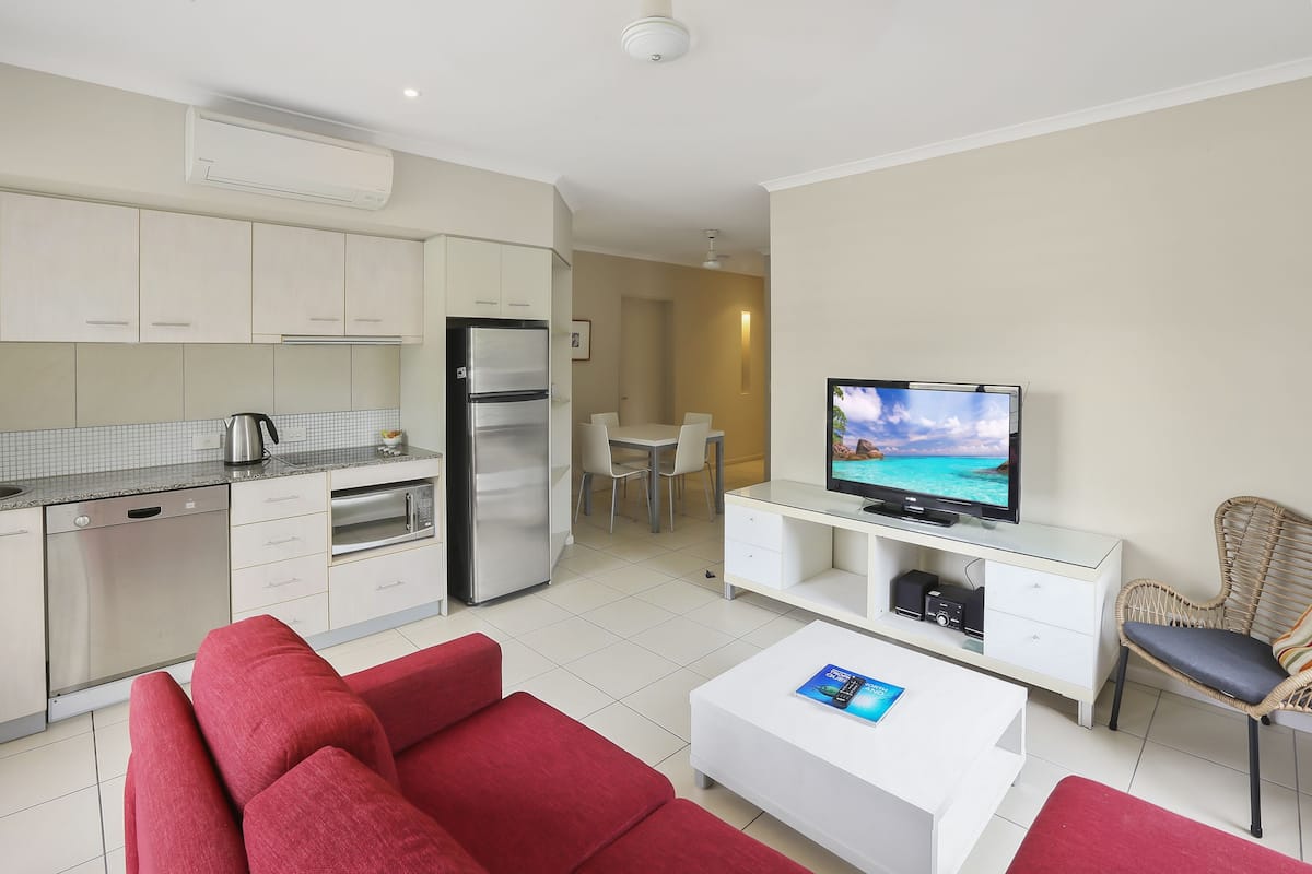 2 Bedroom Classic Apartment | Living area