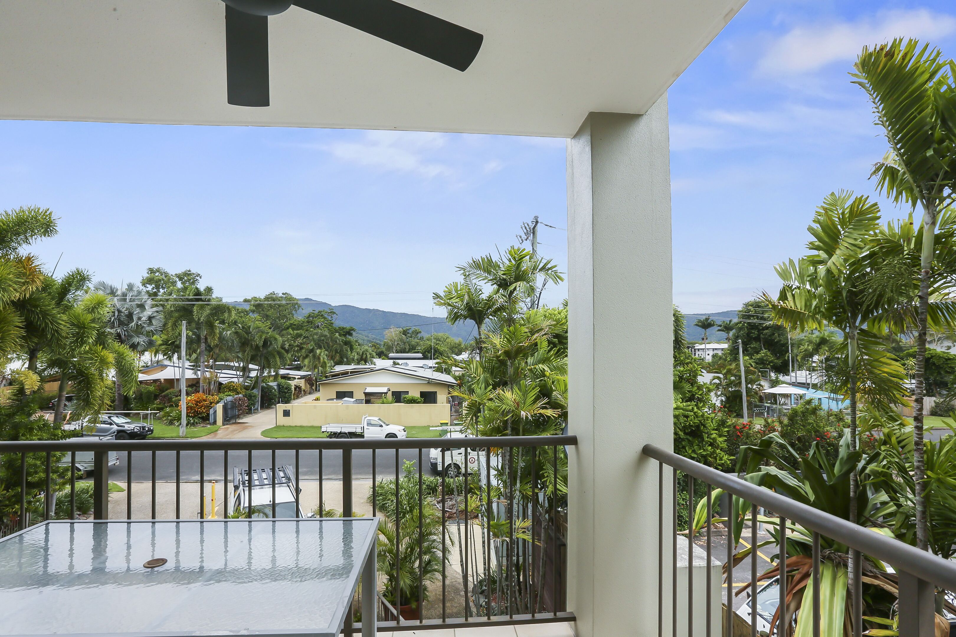 Sea Point On Trinity Beach — image 5