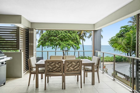 2 Bedroom Deluxe Beachfront Apartment | Balcony. Sea Point On Trinity Beach