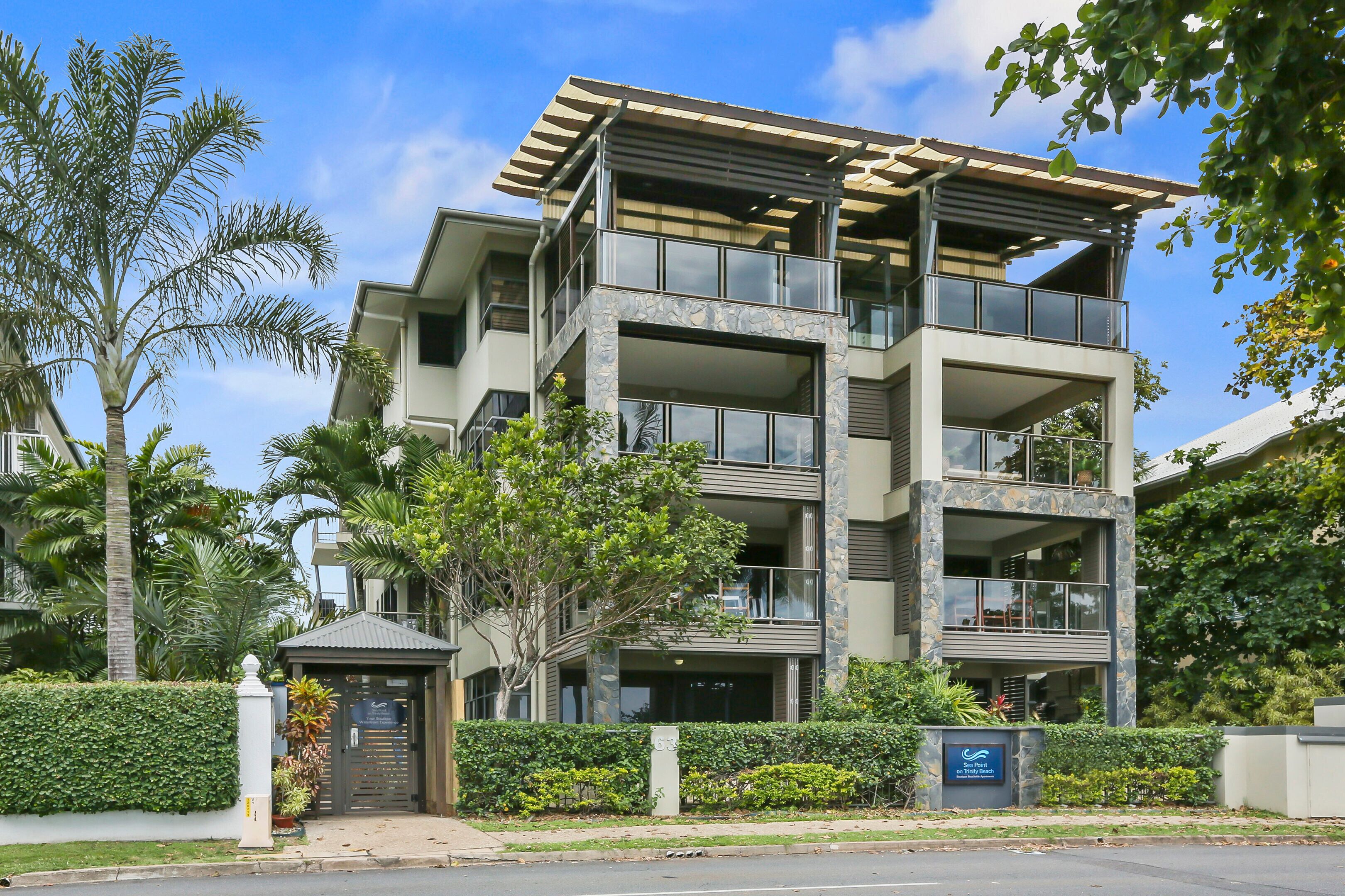 Sea Point On Trinity Beach — image 29