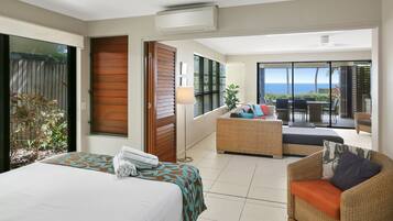 2 Bedroom Deluxe Beachfront Apartment | Living area