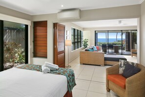 Living area - Sea Point On Trinity Beach (Trinity Beach)