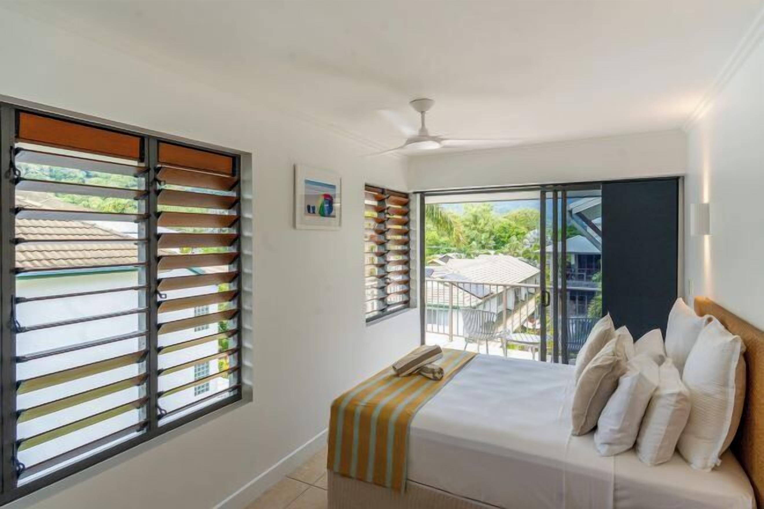 1 bedroom, individually decorated, individually furnished