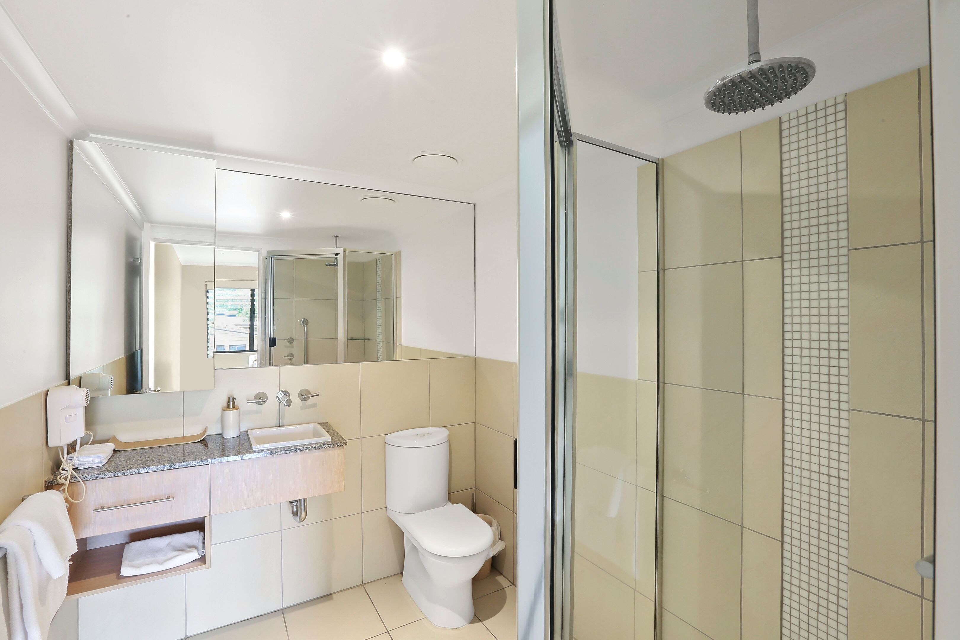 Sea Point On Trinity Beach — image 13