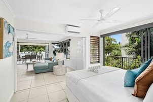 2 Bedroom Deluxe Beachfront Apartment | 1 bedroom, individually decorated, individually furnished