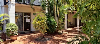 Coconut Grove Holiday Apartments