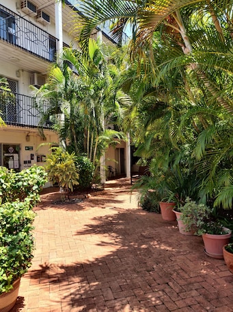 Front of property. Coconut Grove Holiday Apartments