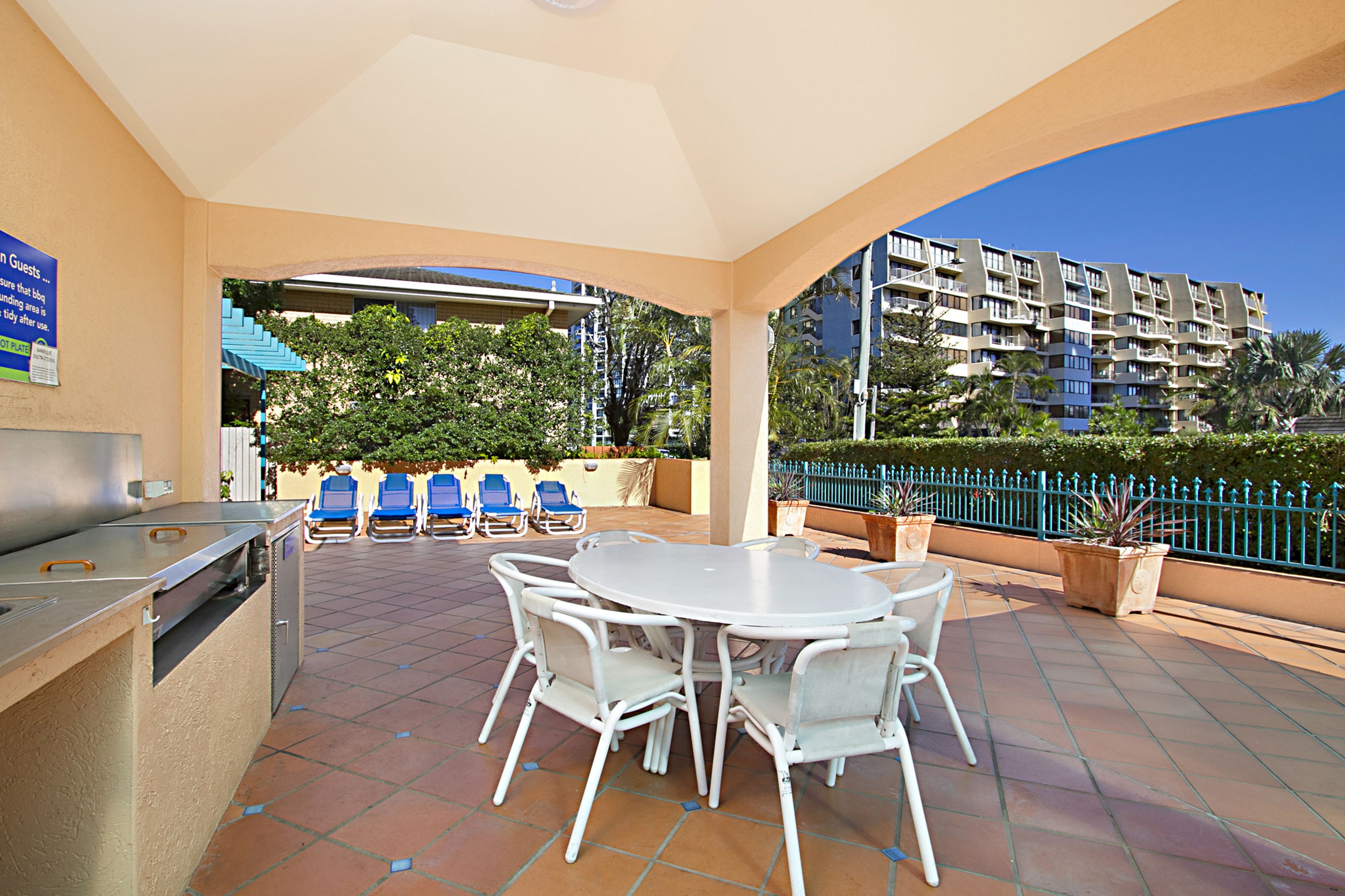 Aruba Surf Resort — image 29