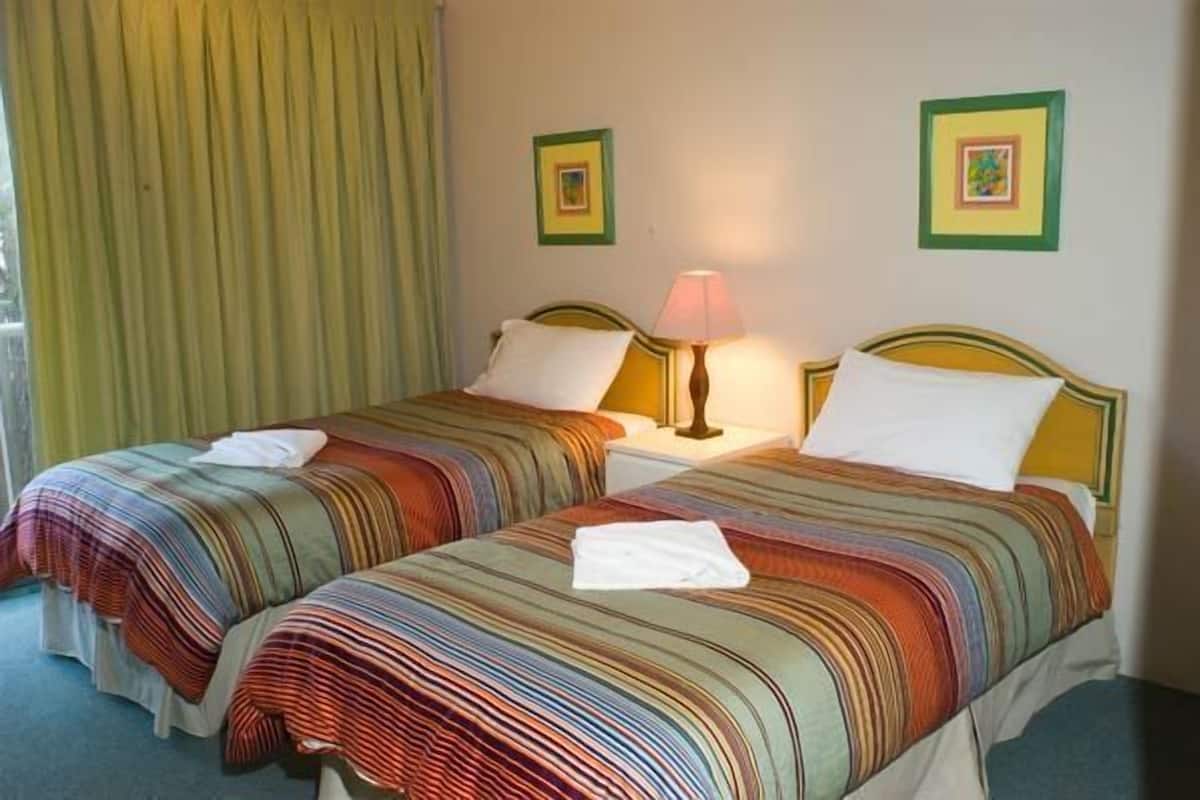 Apartment, 2 Bedrooms | Select Comfort beds, iron/ironing board, cribs (surcharge)