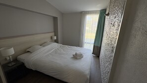 Cottage, 3 Bedrooms (8 personnes) | Free cots/infant beds, individually decorated, individually furnished - VVF Cotentin Îles anglo-normandes, Port Bail (Port-Bail-sur-Mer)
