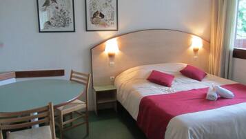 Individually furnished, soundproofing, free cots/infant beds, bed sheets