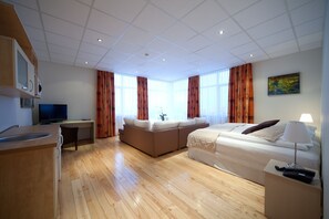 Blackout drapes, free WiFi, bed sheets