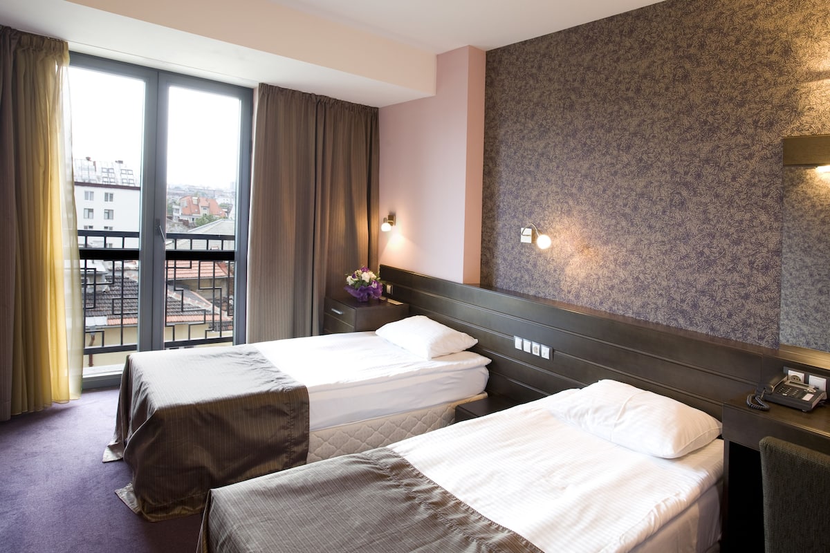 standard room, 2 single beds (15% off in the restaurant) | premium bedding, minibar, in-room safe, desk