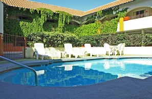 Seasonal outdoor pool - Del Mar Inn Tijuana (Tijuana)