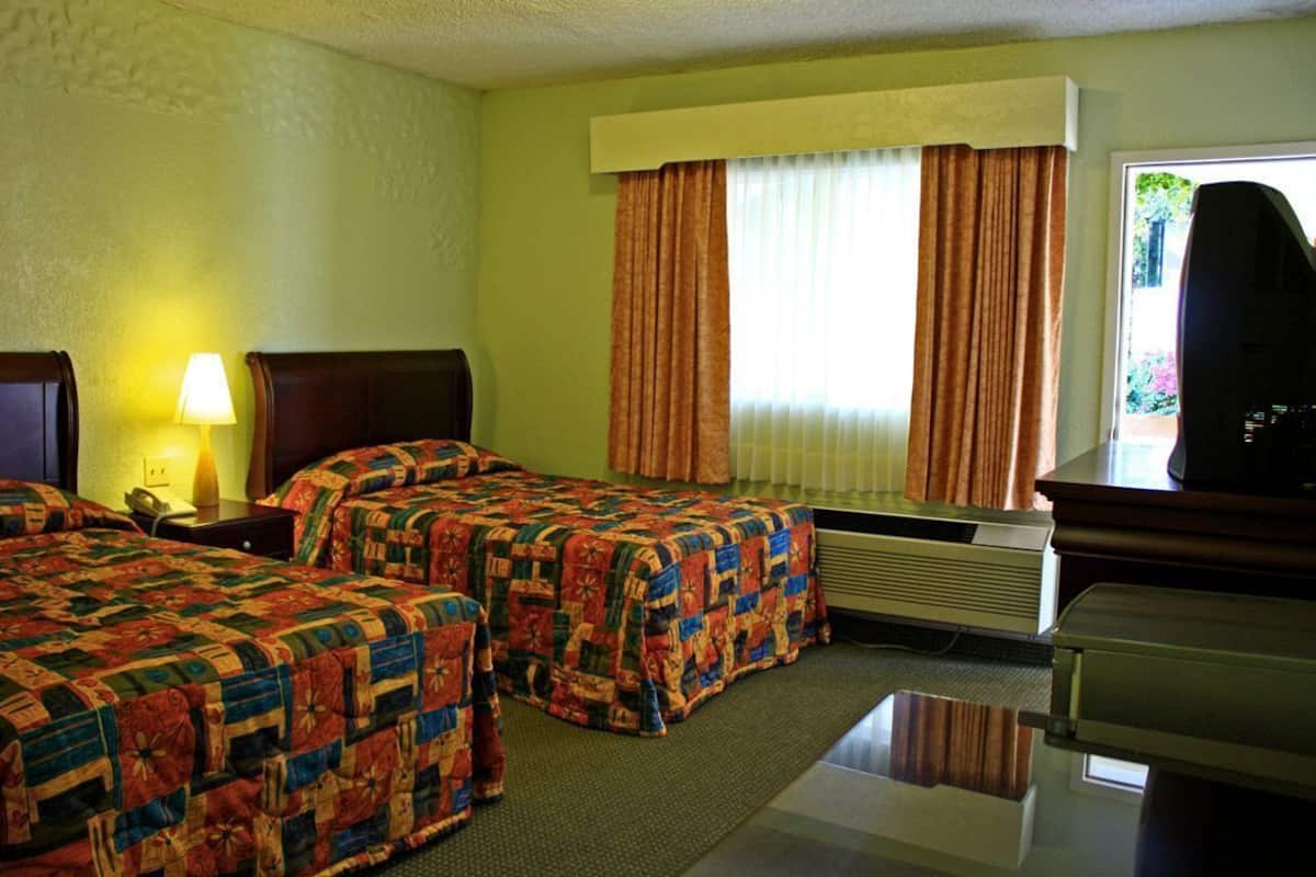 Standard Double Room | Cribs/infant beds, rollaway beds (surcharge), WiFi (free)