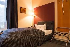 1 bedroom, in-room safe, desk, iron/ironing board